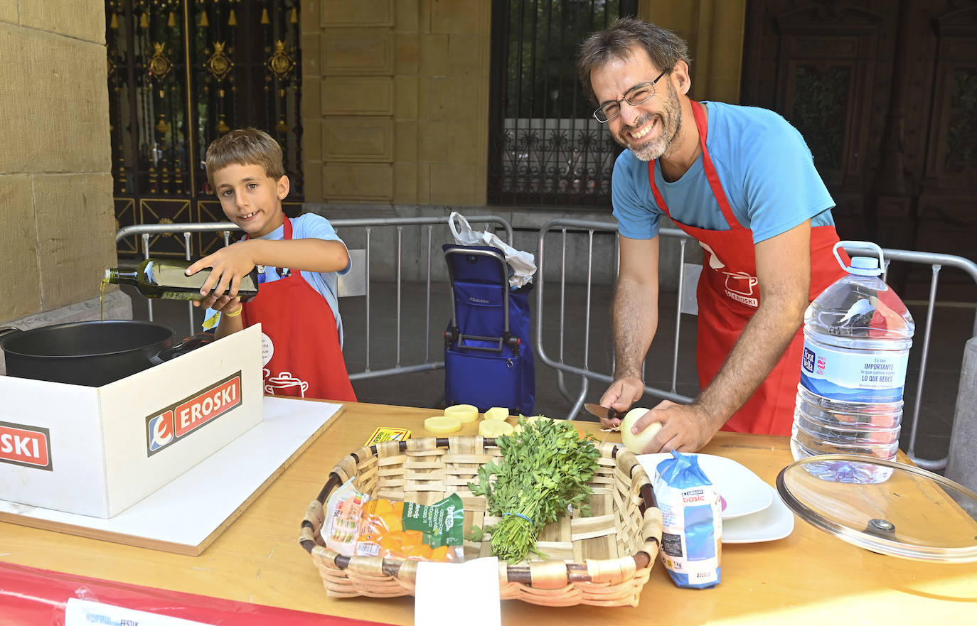 Fotos: Duelo de delantales en familia
