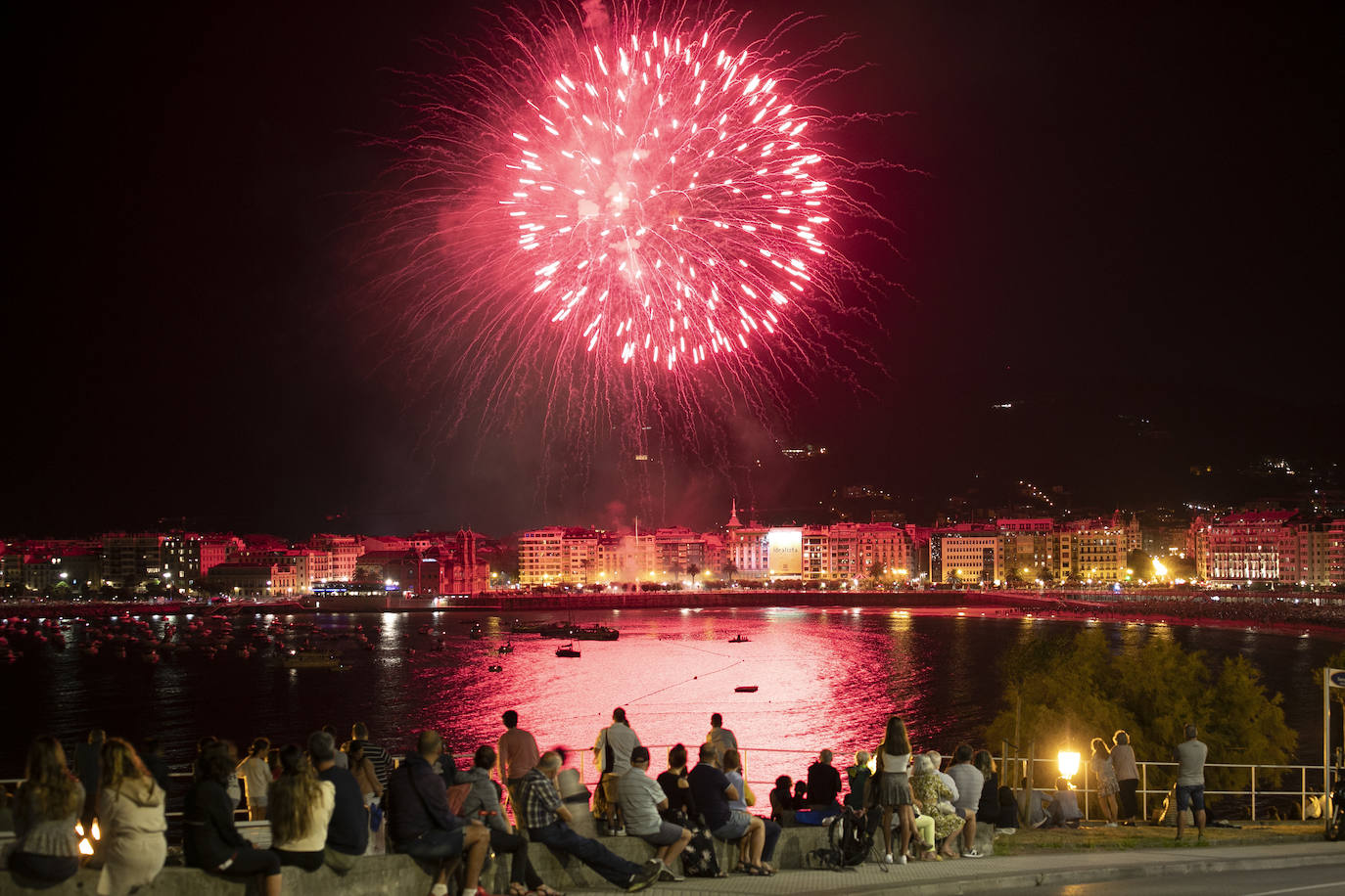 Fotos: Una pirotecnia de Gran Canaria en los fuegos del martes