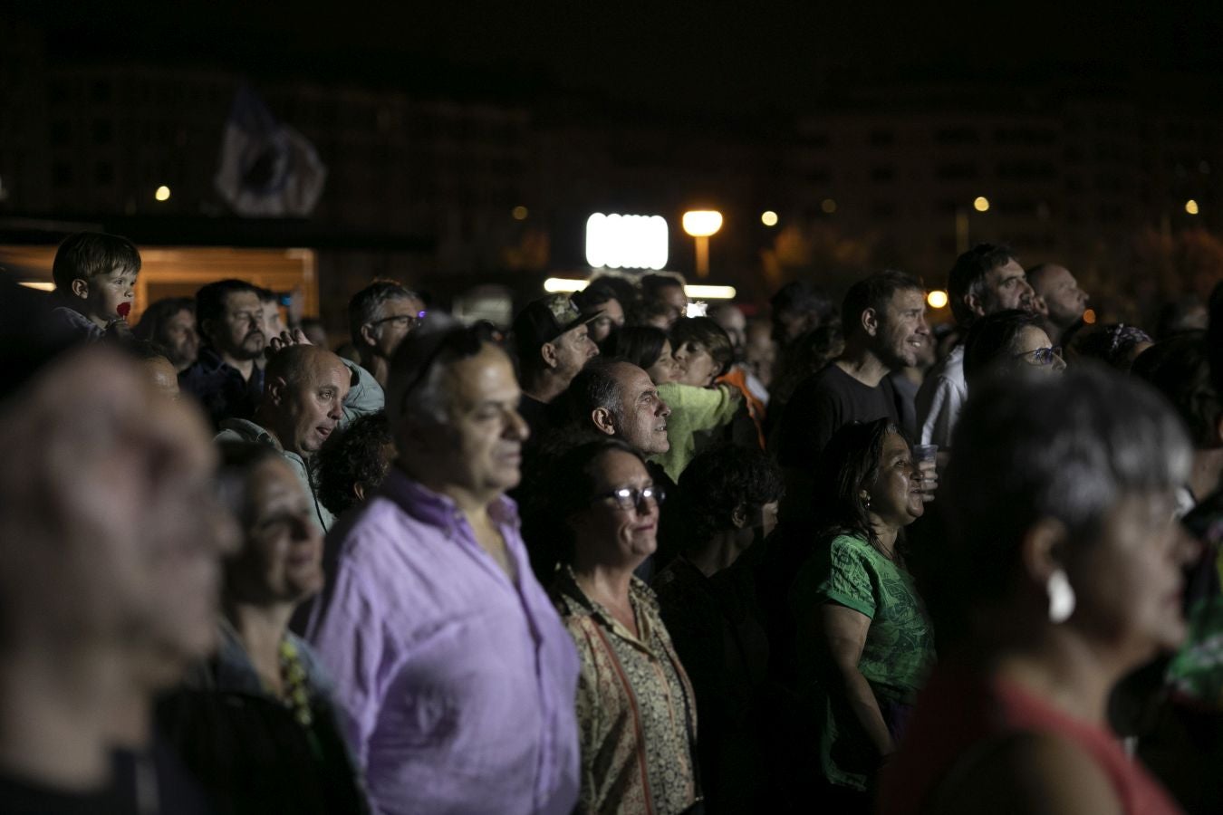 La explanada de Sagüés volvió a quedarse pequeña y los asistentes pudieron disfrutar en vivo de grandes clásicos. 