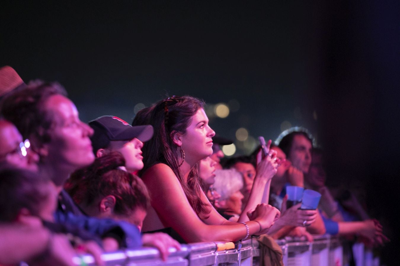 La explanada de Sagüés volvió a quedarse pequeña y los asistentes pudieron disfrutar en vivo de grandes clásicos. 