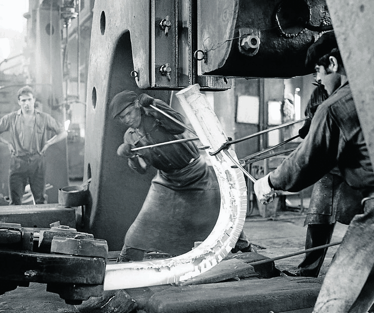 20 años sin Chillida: Hablan sus colaboradores: «Cuando me equivoqué en una obra Eduardo Chillida me dijo: 'Tranquilo, de los errores se aprende mucho'»