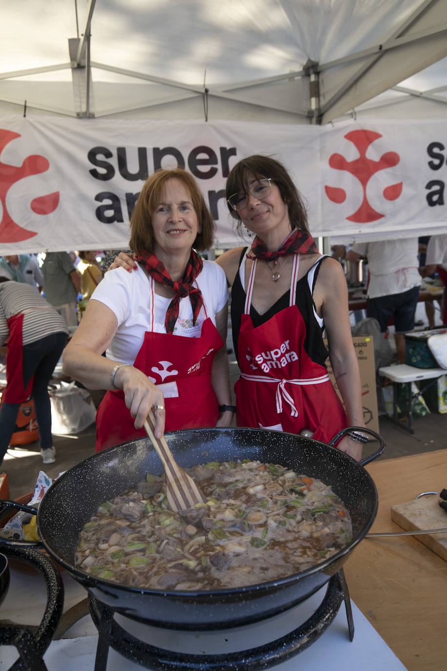 Fotos: Las imágenes del concurso de menestra de cordero