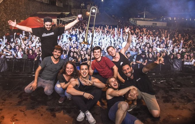 Semana Grande: Los Piratas 'recuperan' el concierto de Skakeitan