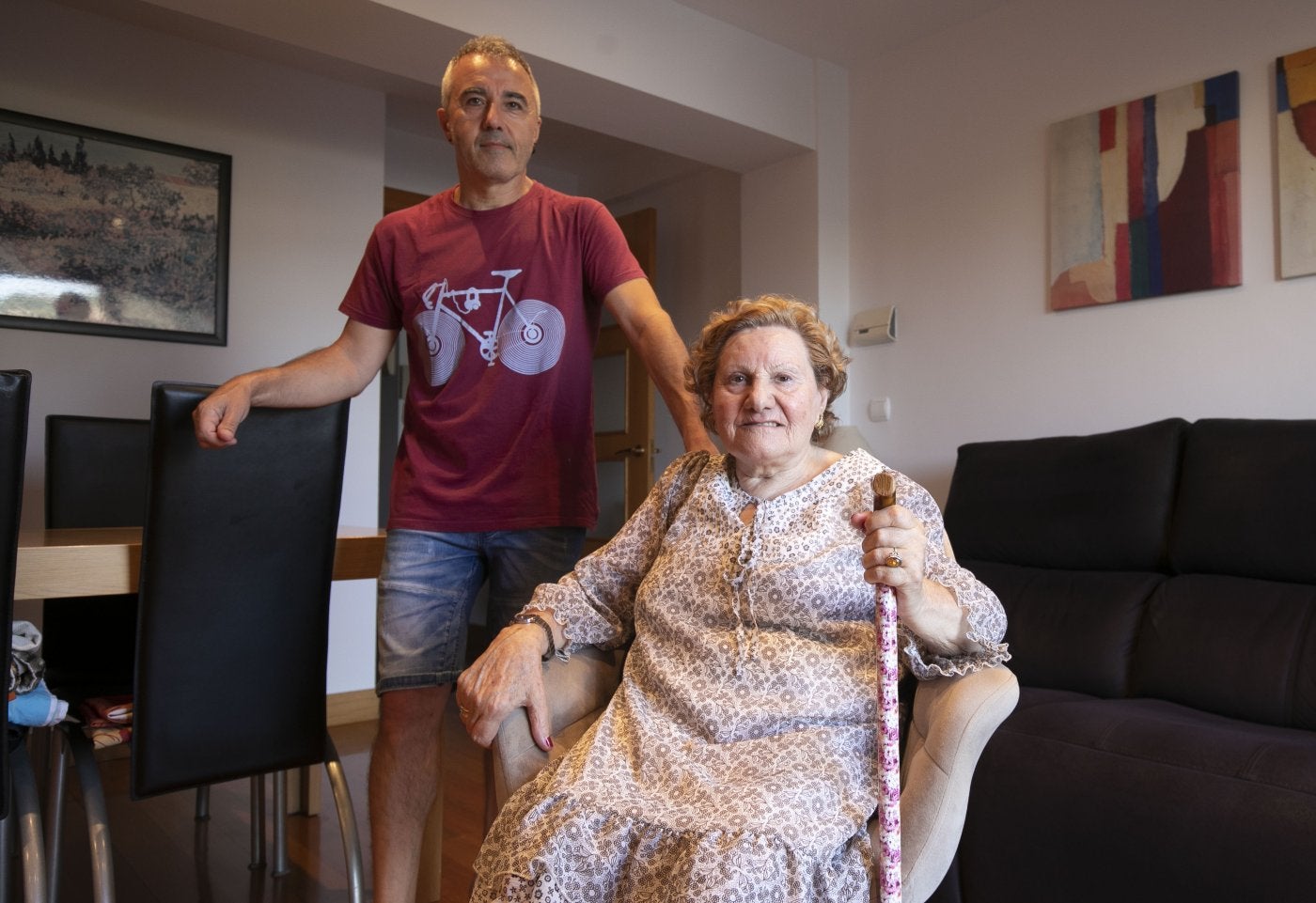 Emilia, que vive en casa de su hijo Bixen, ha pasado dos semanas en la residencia Txara II, en Donostia. 