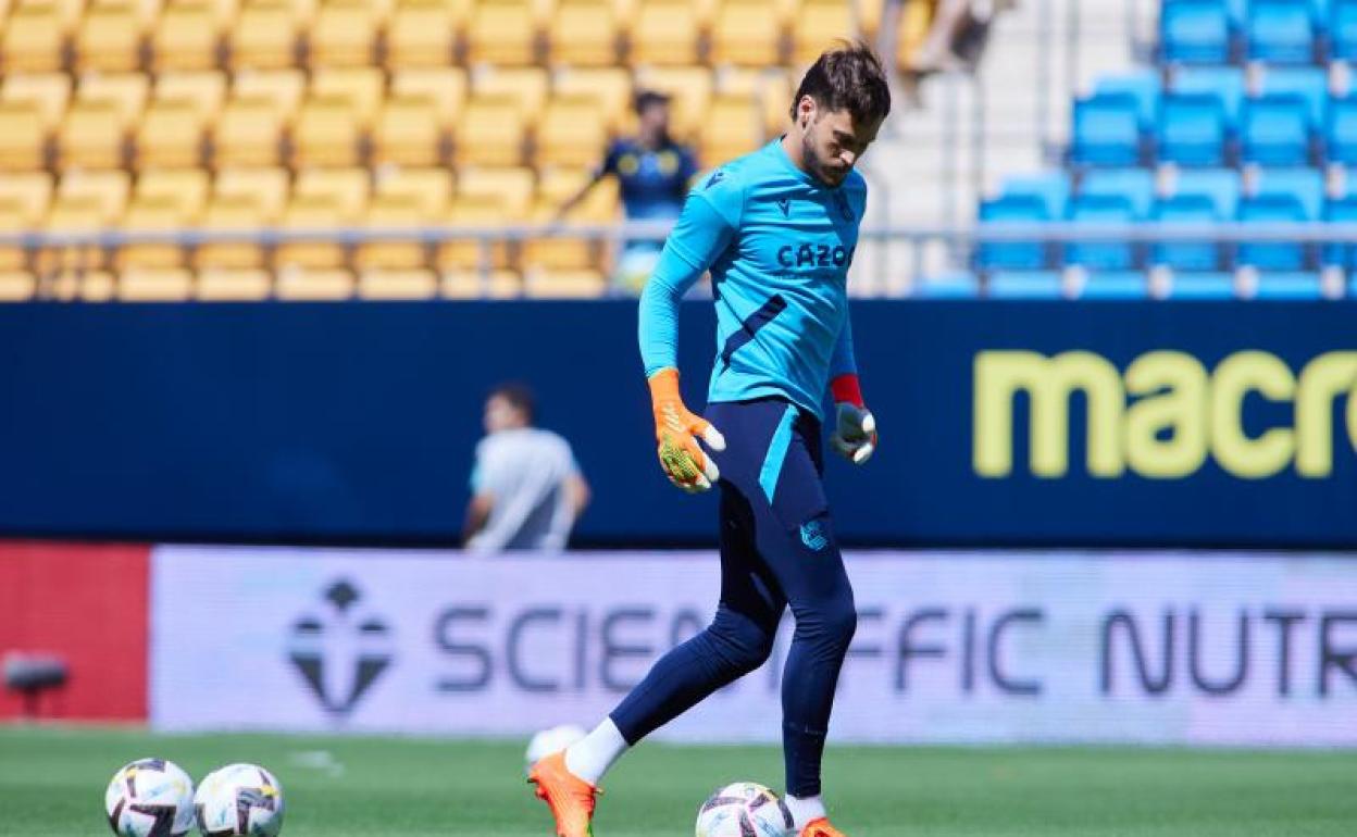 Alex Remiro en un entrenamiento. 