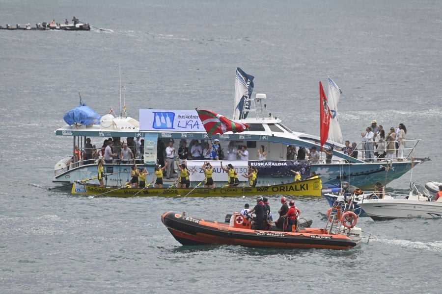Fotos: Orio se pasea en Zarautz