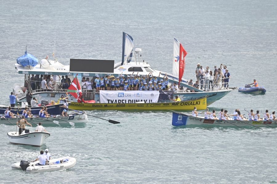 Fotos: Orio se pasea en Zarautz