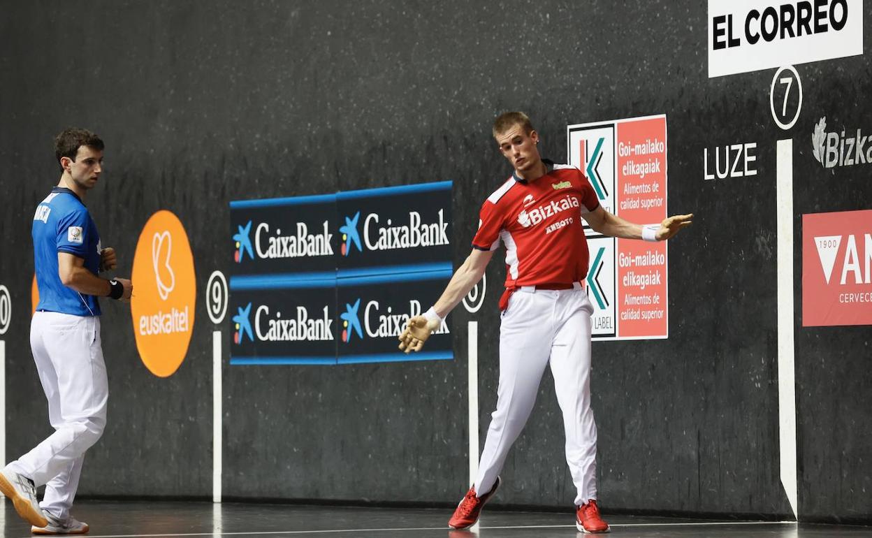 Jon Mariezkurrena asegurando la vicitoria de Anboto en el Torneo Bizkaia.