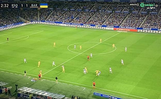 Imagen emitida del codazo durante el partido.