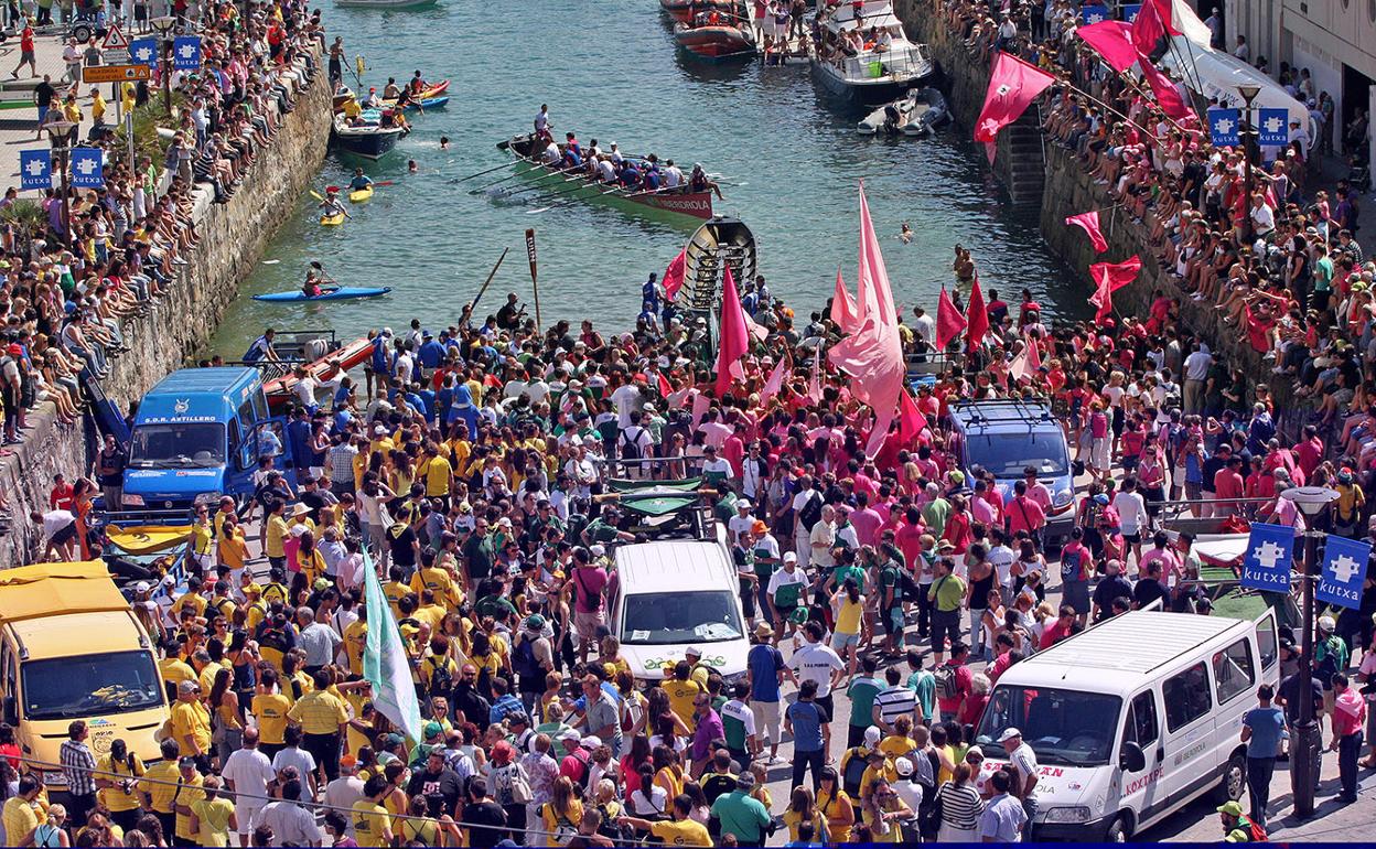 Las regatas de La Concha suponen uno de los grandes acontecimientos del verano y aún están por llegar. 