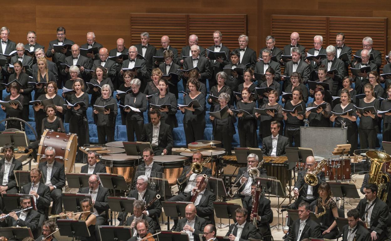 Euskadiko Orkestra y la Sociedad Coral de Bilbao en 2017. 