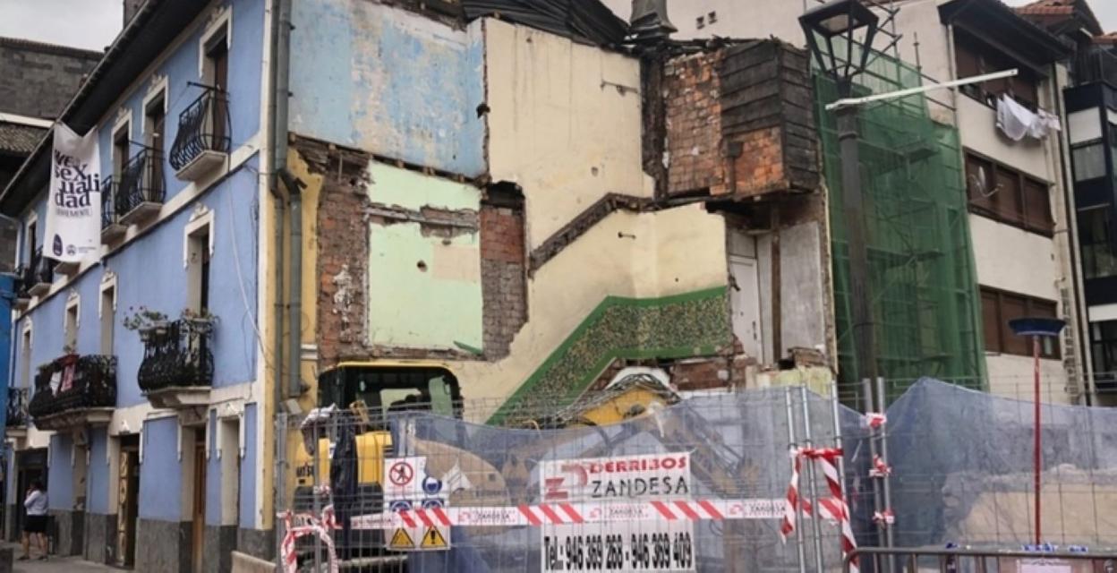 Antes y después de una de las imágenes emblemáticas de Soraluze. 