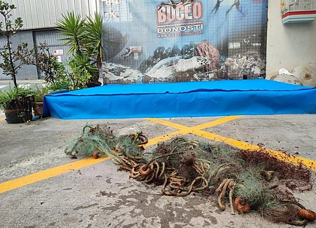 La red fantasma retirada de la cala Illurgita. 
