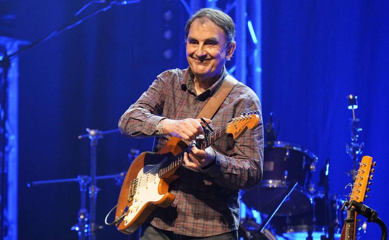 Bixente Martinez, 56. Durangoko Azokan Ahotsenean eskaini zuen kontzertuan. 