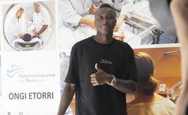 Fotos: Repasa la llegada de Umar Sadiq a la Real Sociedad en imágenes