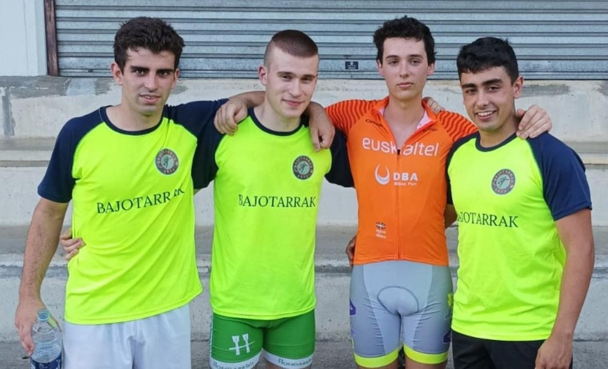 Ekaitz Salaberria, Jon Etxebeste, Igotz Errazkin eta Aitor Estefano. 