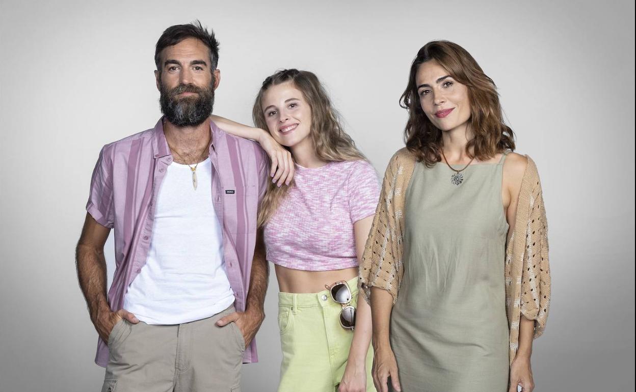 Surfa, kontu ilunak eta thriller ukitu bat 2023rako