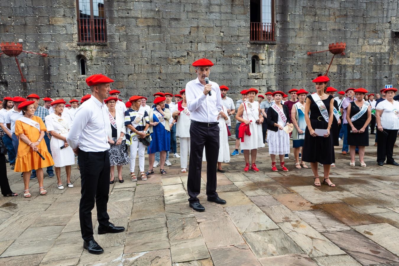 Fotos: Tanborrada celebró el centenario de su fundación con una emotiva jornada