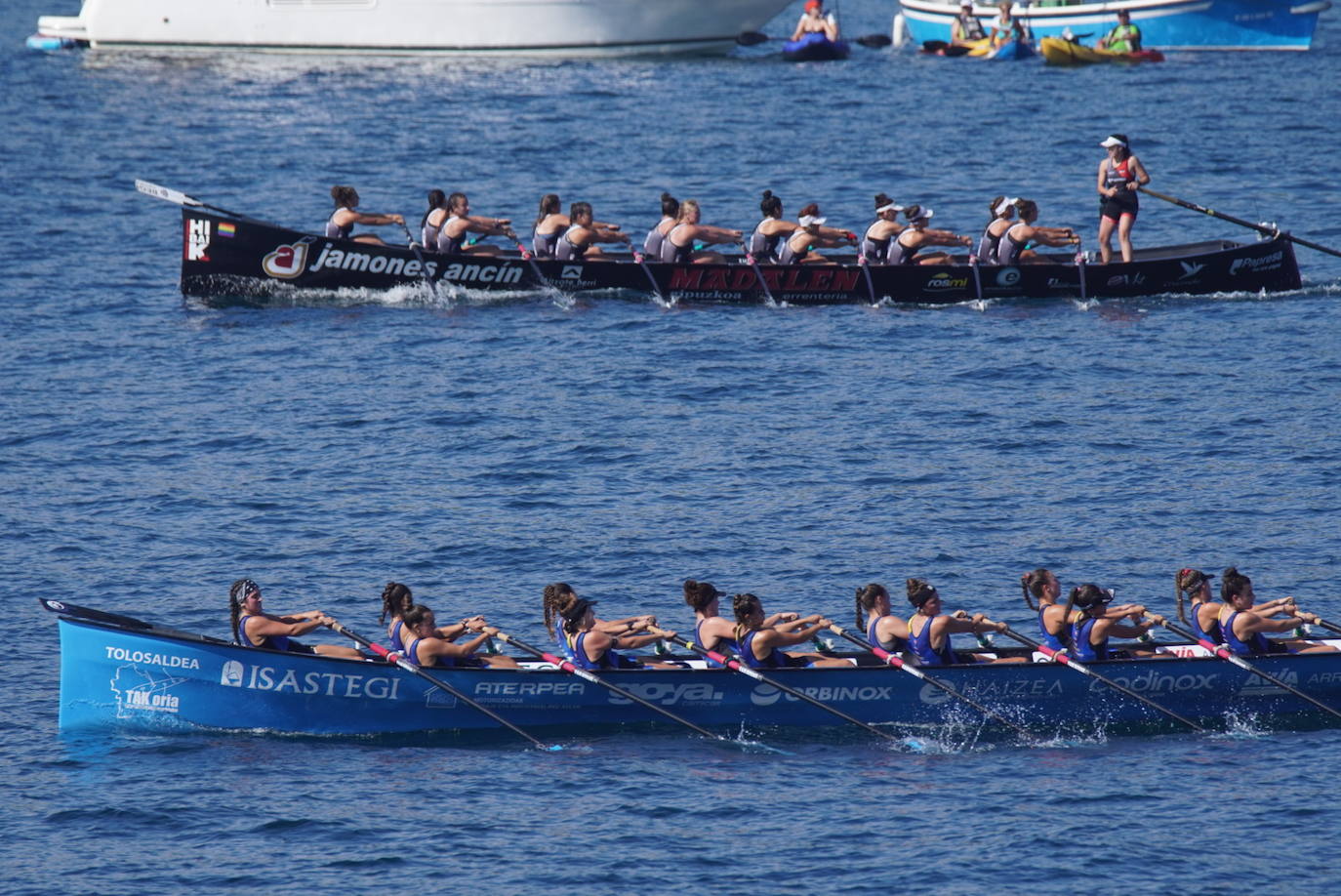 Fotos: Las regatas femeninas de La Concha, en imágenes