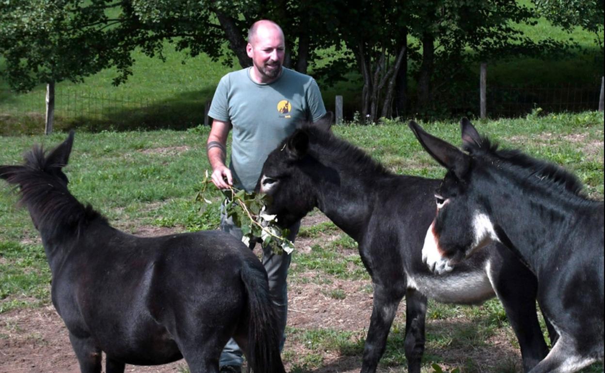 Aritz Aierbe astoekin batzuekin. 