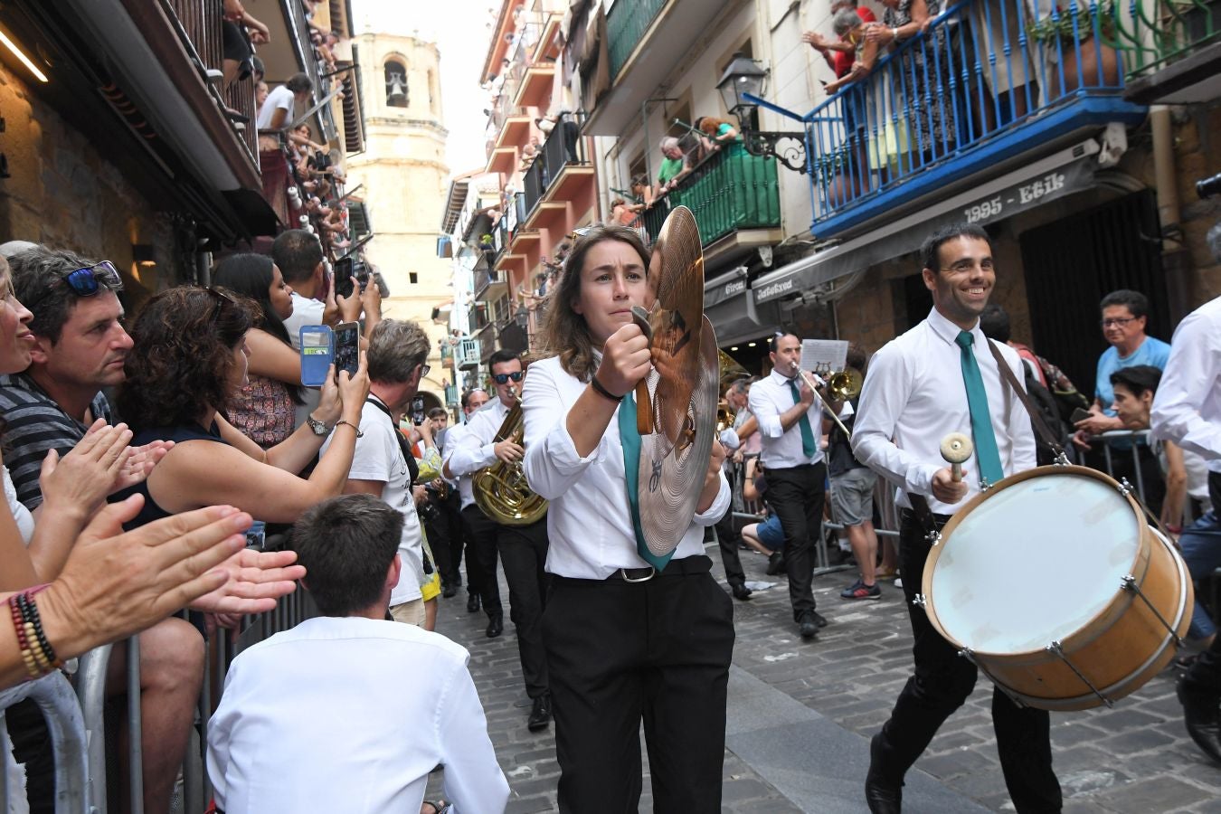 Fotos: Las mejores imágenes del desembarco de Elcano en Getaria