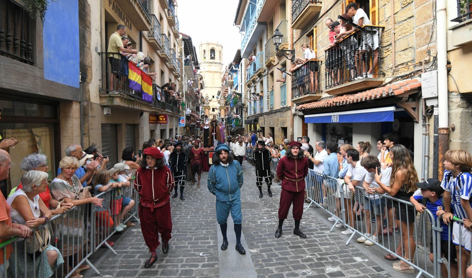 Fotos: Las mejores imágenes del desembarco de Elcano en Getaria