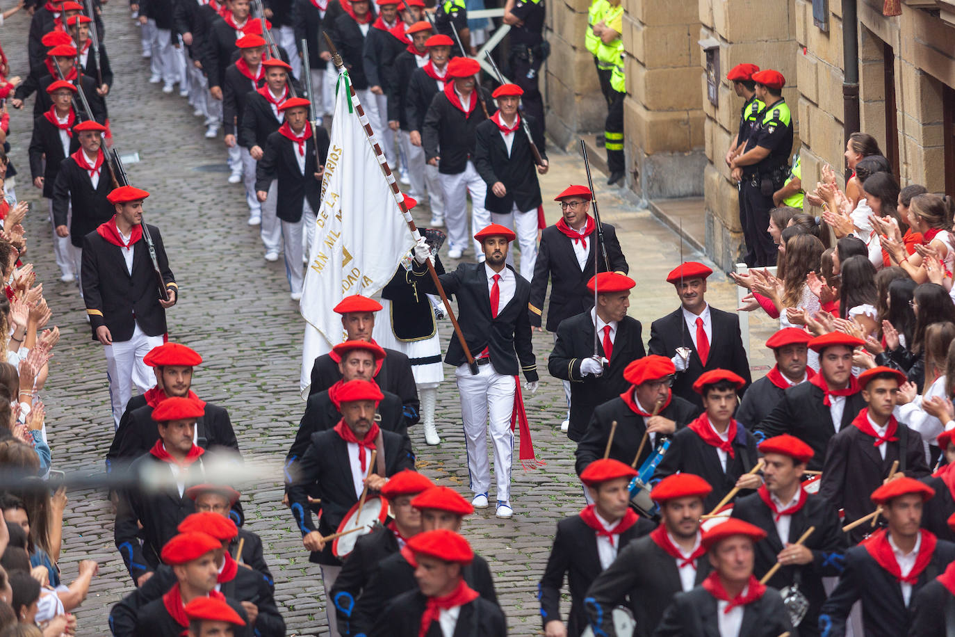 Fotos: Las mejores imágenes del Alarde tradicional