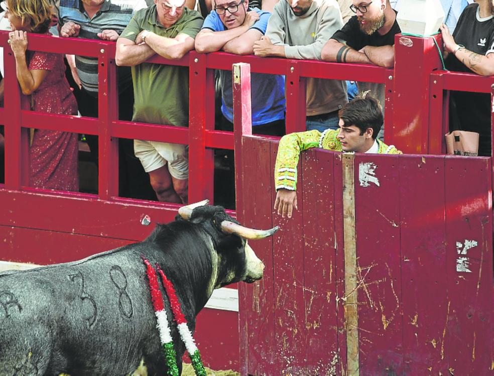 El sobresaliente Juan Barranco en un cara a cara con 'Navarrito'.