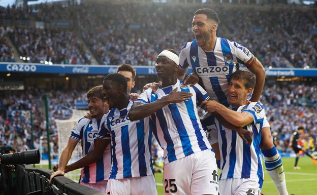 Sadiq se estrenó con gol en el día de su debut.