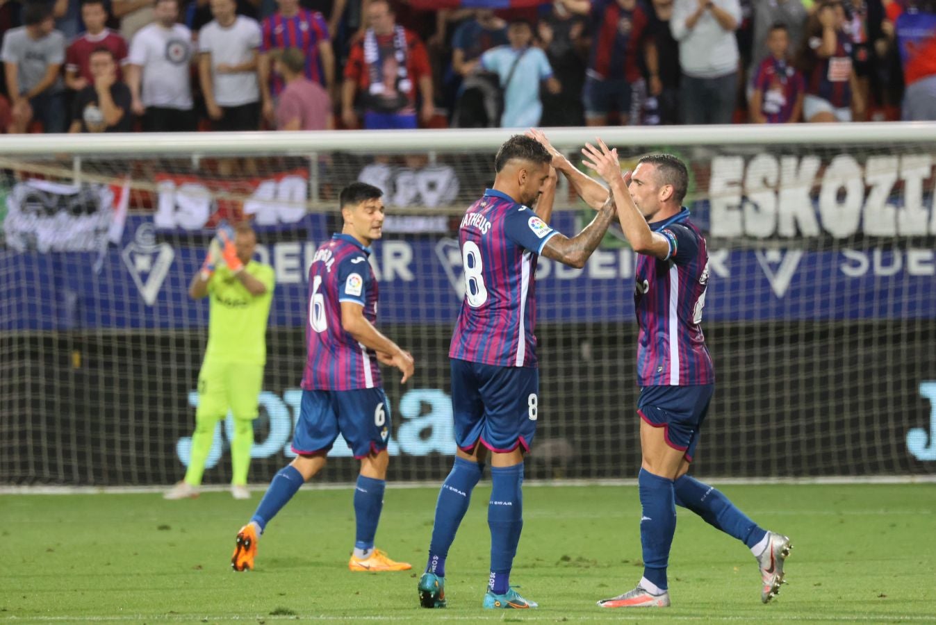 Fotos: Goleada del Eibar al Granada