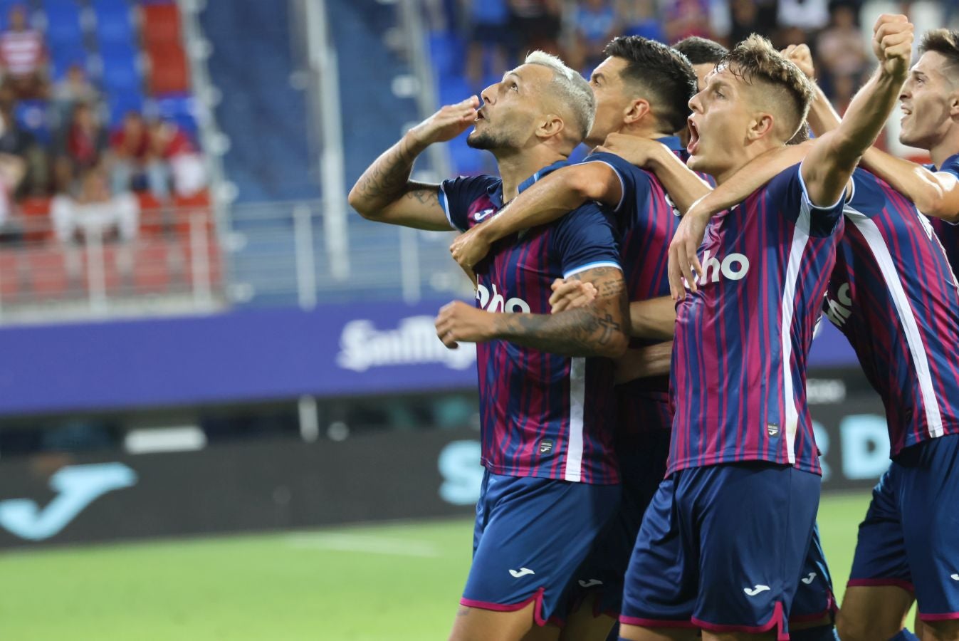 Fotos: Goleada del Eibar al Granada