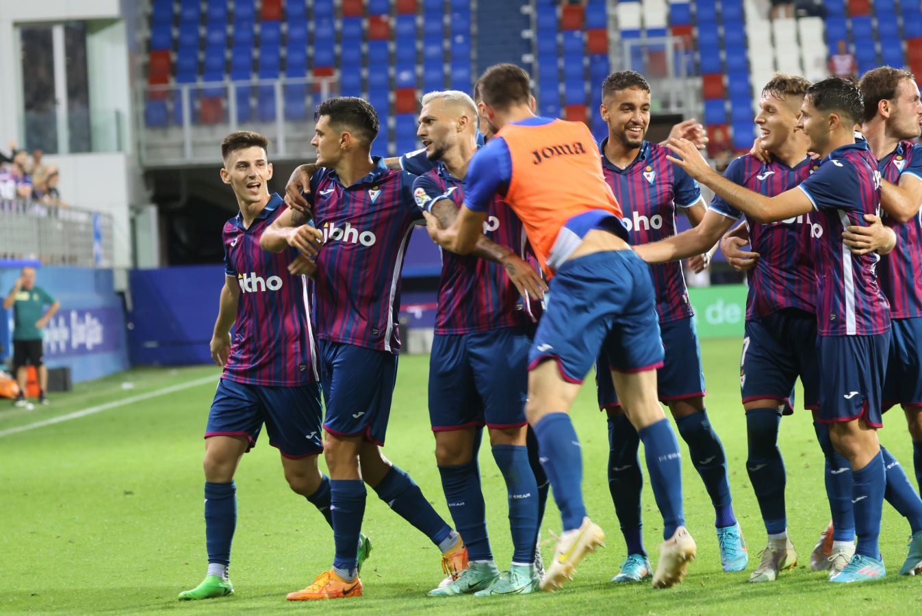 Fotos: Goleada del Eibar al Granada