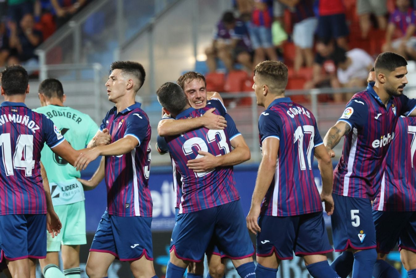 Fotos: Goleada del Eibar al Granada