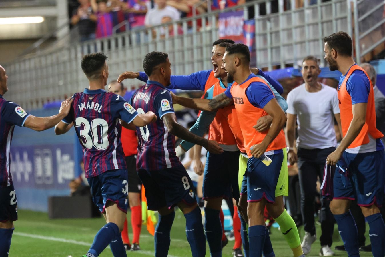 Fotos: Goleada del Eibar al Granada