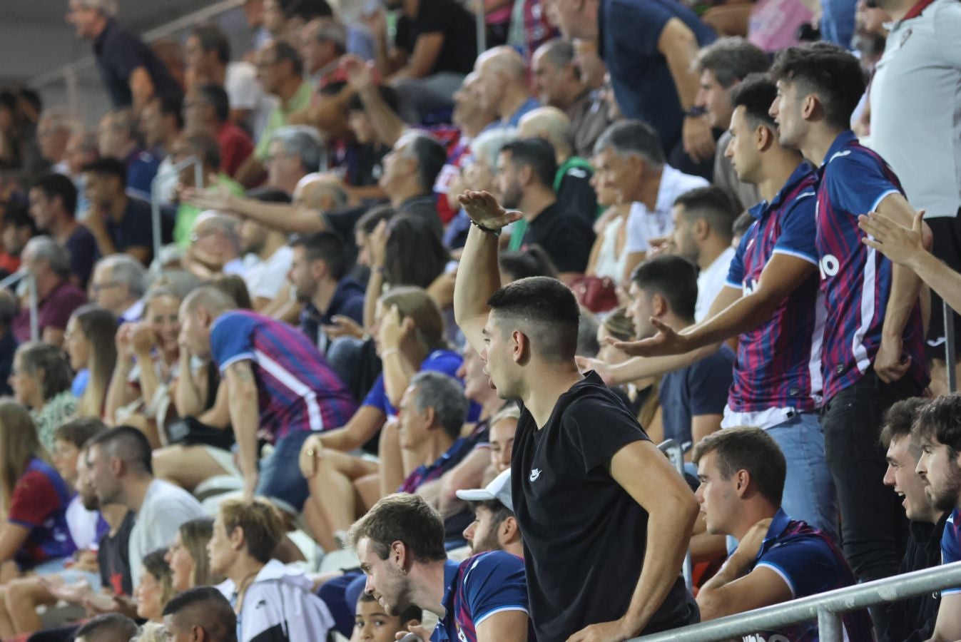 Fotos: Goleada del Eibar al Granada