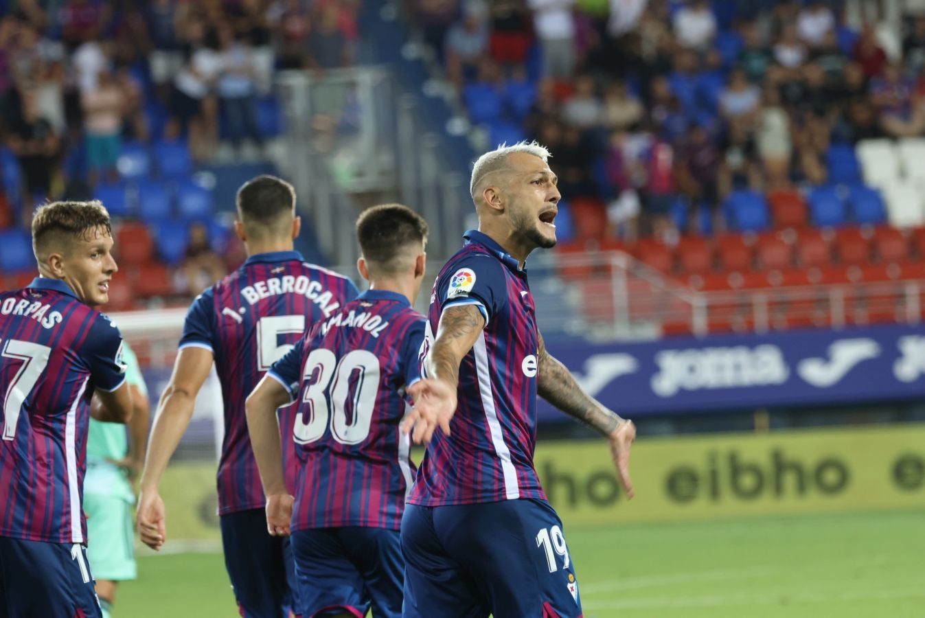 Fotos: Goleada del Eibar al Granada