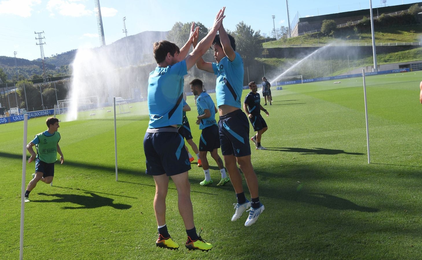 Fotos: La Real Sociedad, preparada para dedicarle la victoria a Sadiq