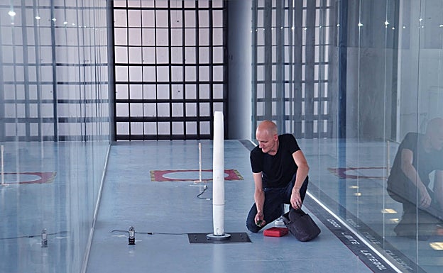 Modelo de unos 60 centímetros de altura para instalaciones pequeñas . 