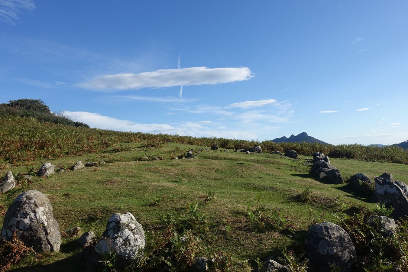 Fotos: Ruta a Basate pasando por el crómlech de Oianleku