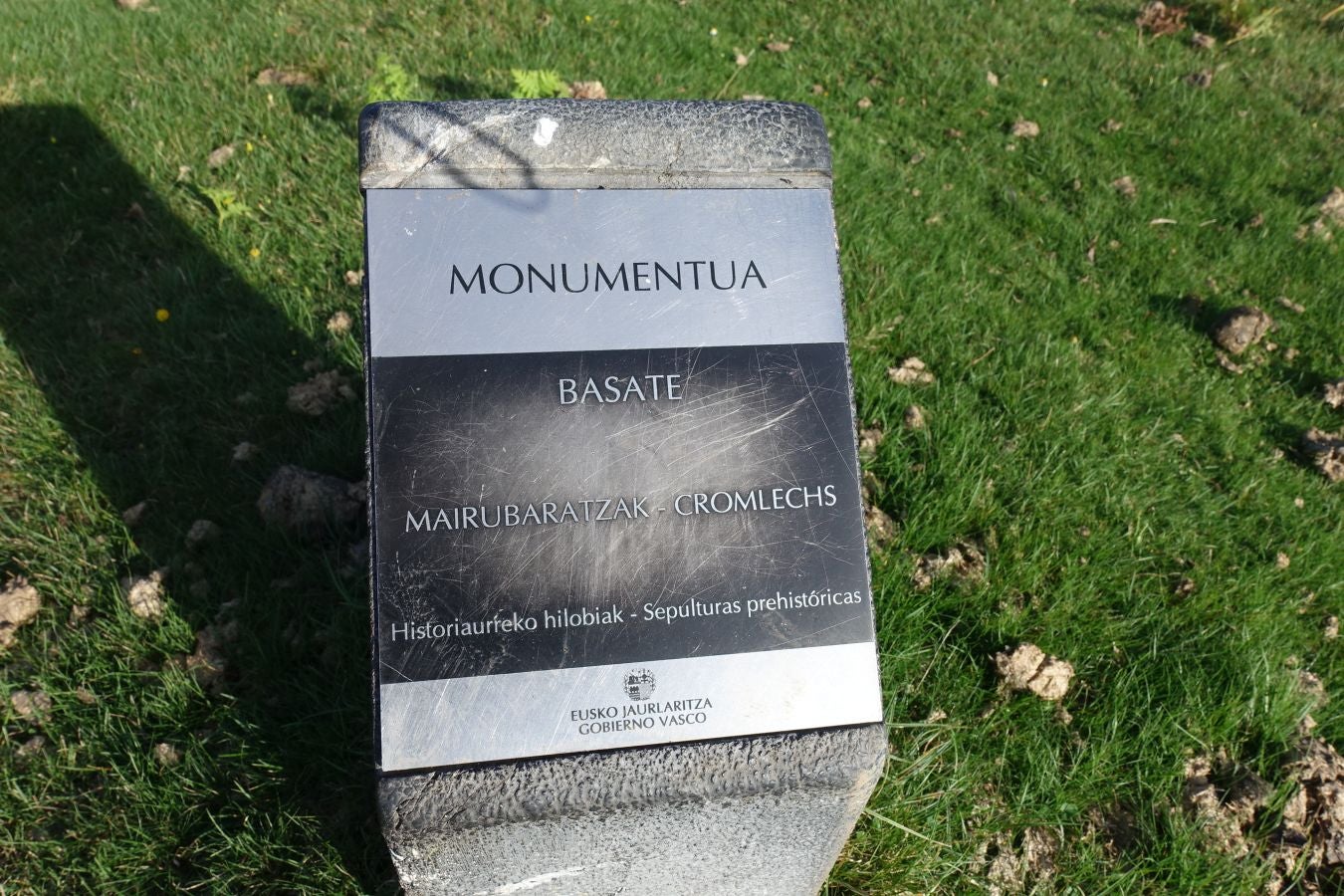 Fotos: Ruta a Basate pasando por el crómlech de Oianleku