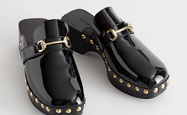 Zapatos charol negro de & Other Stories.