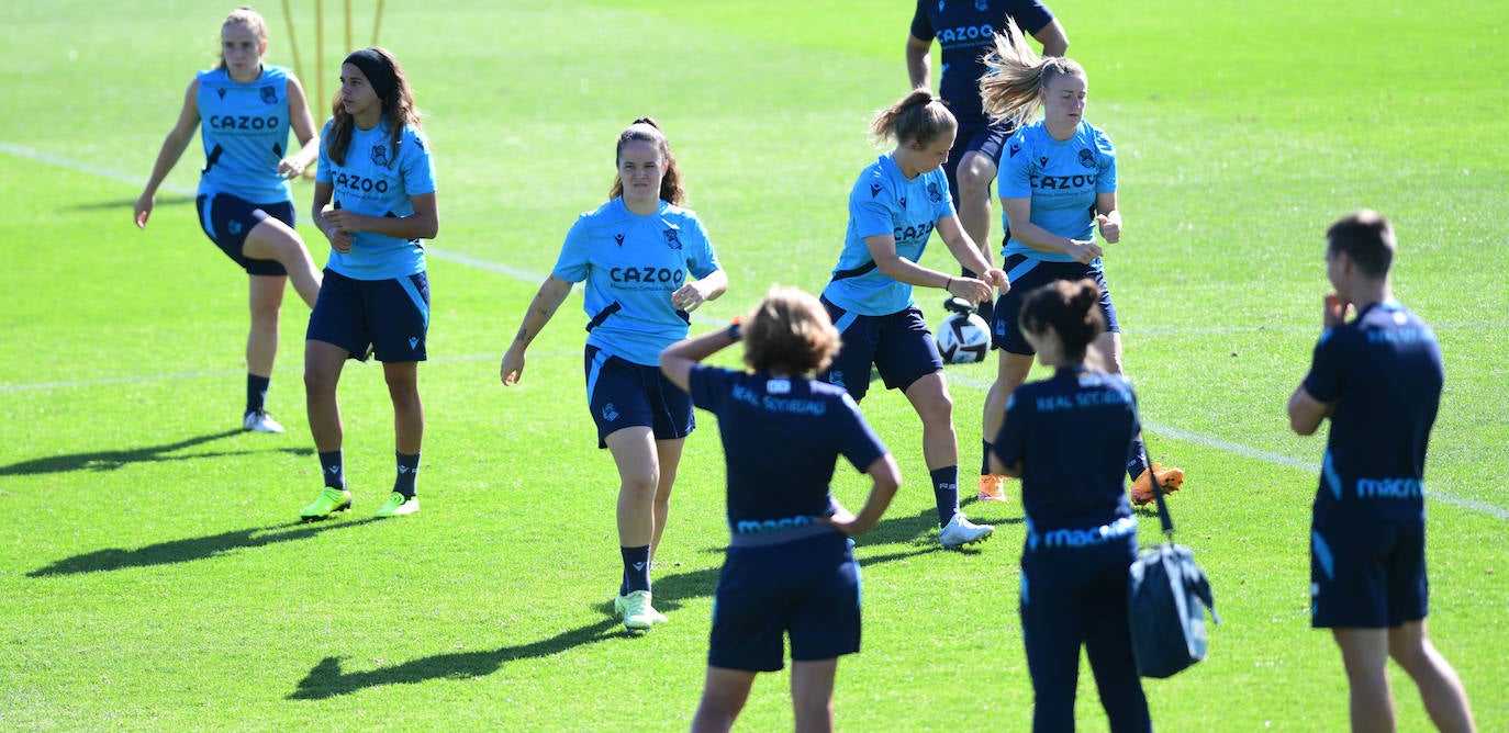 Fotos: Las jugadoras de la Real Sociedad se preparan para el duelo ante el Bayern de Múnich
