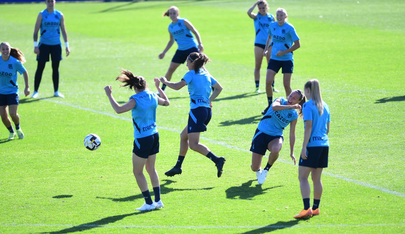 Fotos: Las jugadoras de la Real Sociedad se preparan para el duelo ante el Bayern de Múnich