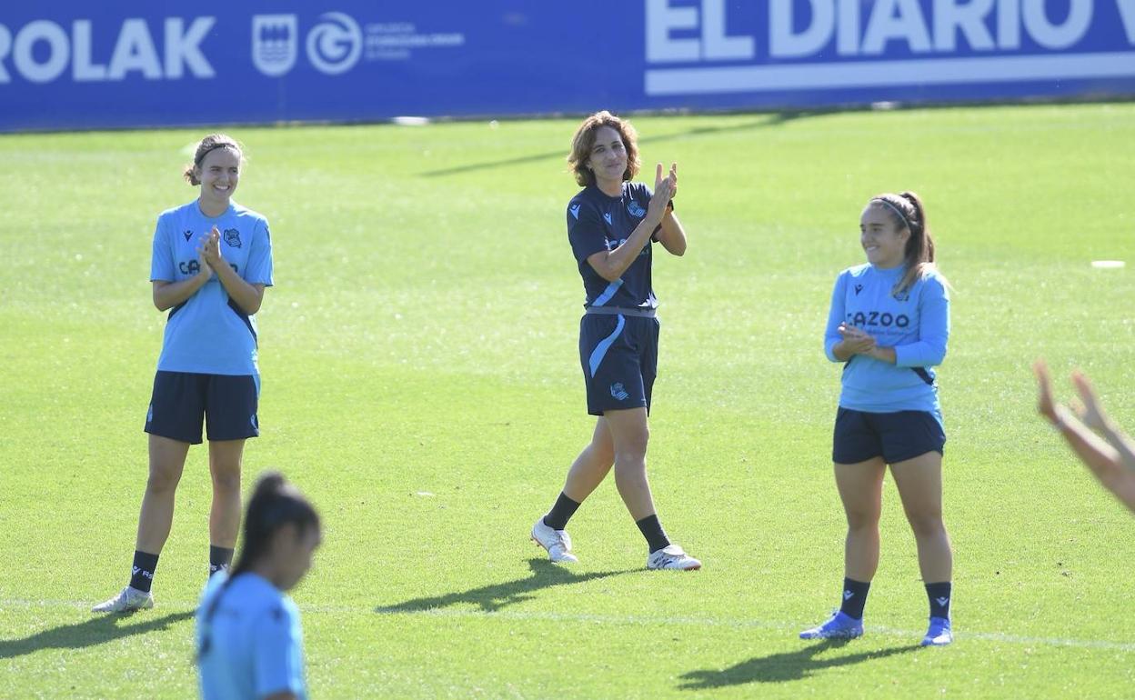 Natalia Arroyo en el entrenamiento de esta mañana con sus jugadoras.