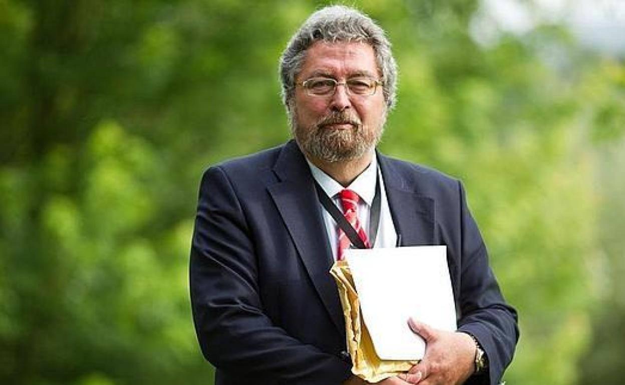 El Ararteko Manuel Lezertua.