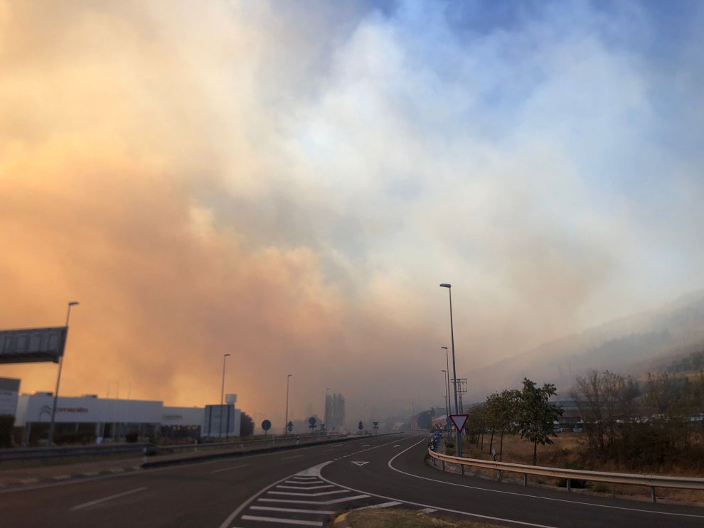 Fotos: Incendio en el monte navarro de Ezkaba