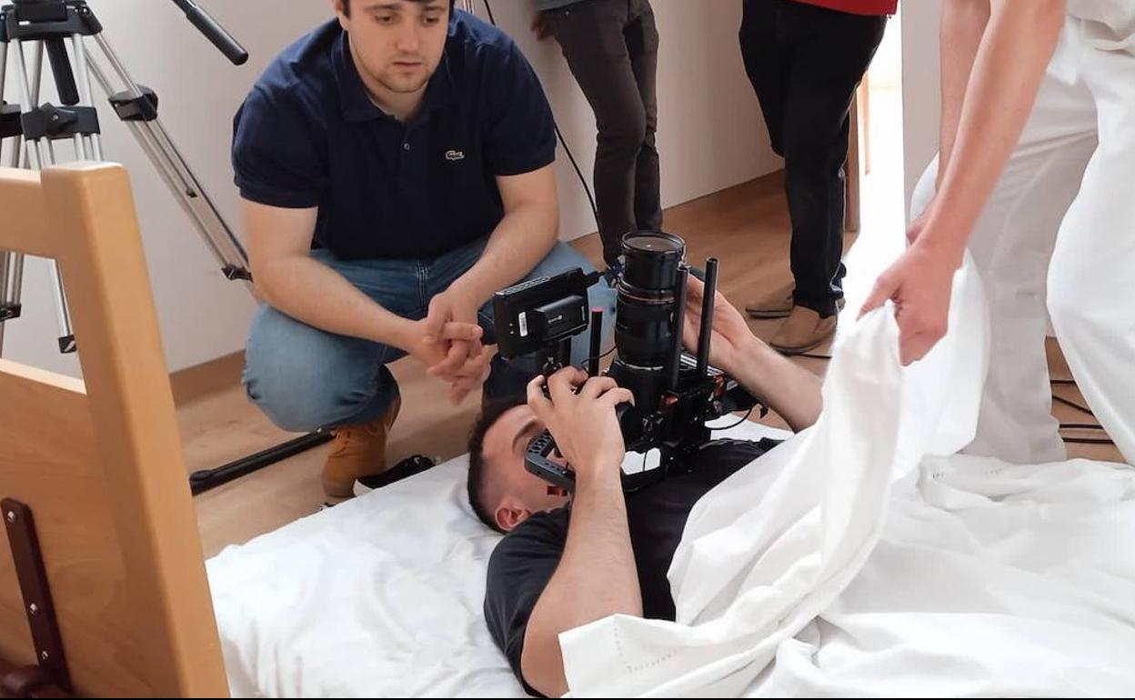 Filmaketa lanetan Larrotxenen. 