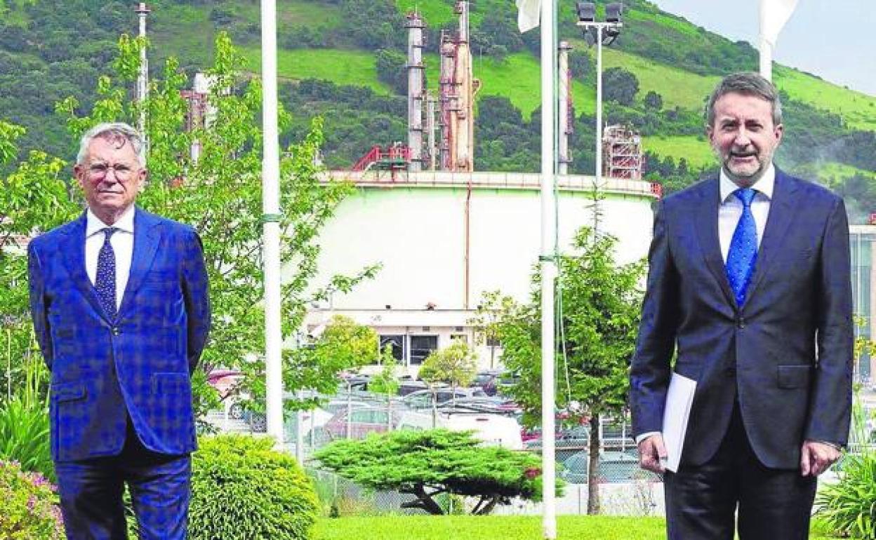 Emiliano López Atxurra, presidente de Petronor, y Josu Jon Imaz, consejero delegado de Repsol. 