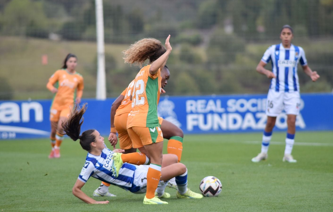 Real y Betis firman un gran partido que descubre algunas de las potencialidades del equipo de Natalia Arroyo pero también puntos a cuidar el jueves en Múnich. 