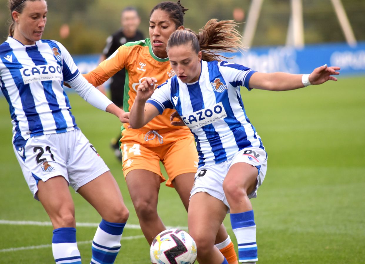 Real y Betis firman un gran partido que descubre algunas de las potencialidades del equipo de Natalia Arroyo pero también puntos a cuidar el jueves en Múnich. 